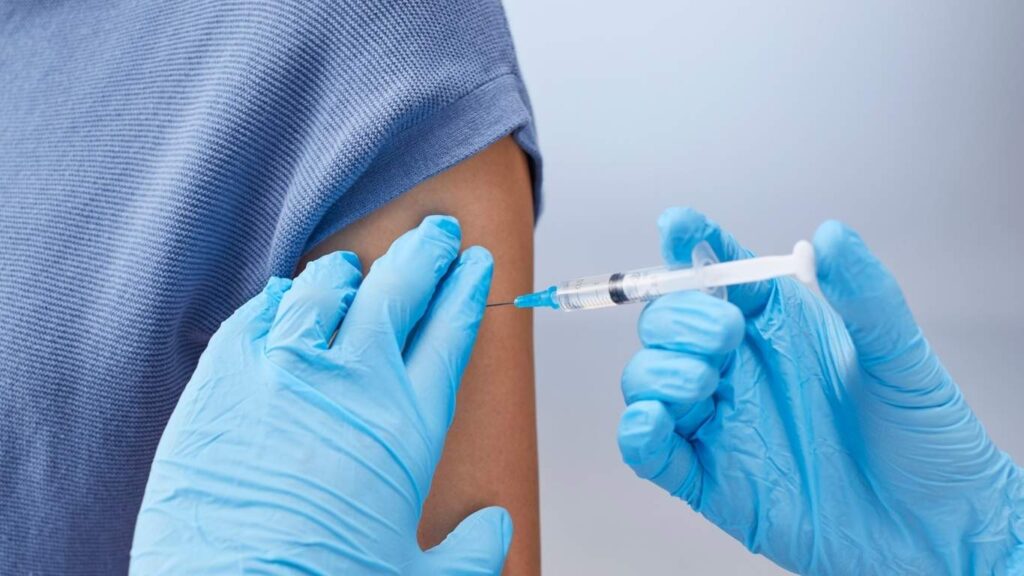 travel vaccine clinic injection